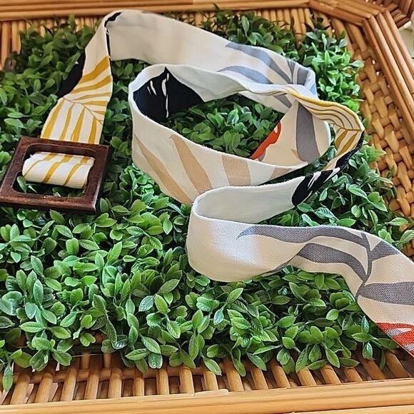 Vintage Cloth Belt With Wooden Buckle - Picture 5 of 6